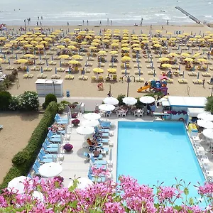 https://hotel-oxford.hotelslidodijesolo.com